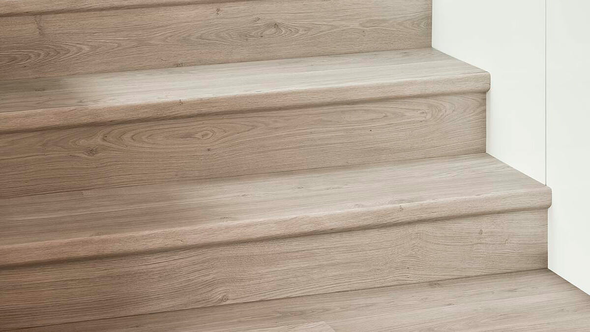 Suelos laminados en escaleras Quick – Step